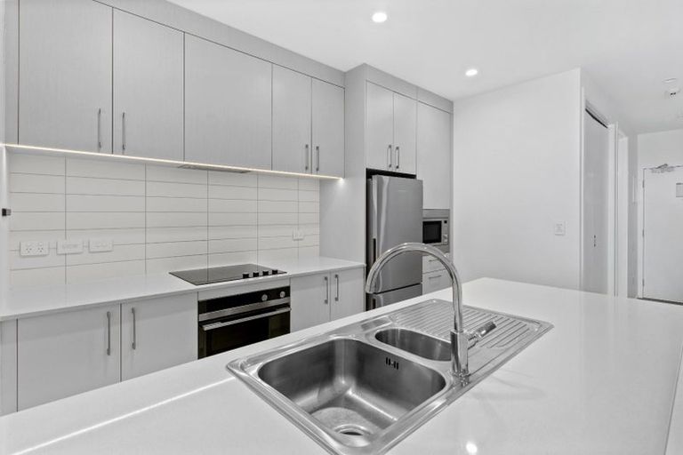 Photo of property in 203/6 Waikumete Road, Glen Eden, Auckland, 0602