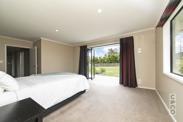 Photo of property in 73c Oraha Road, Kumeu, 0892