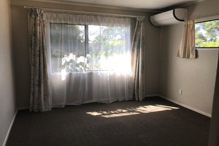 Photo of property in 41 Holmes Drive South, Massey, Auckland, 0614