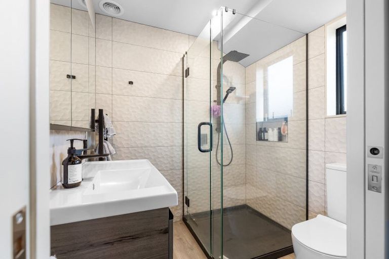 Photo of property in 8 Cleveland Heights, Kelvin Grove, Palmerston North, 4414