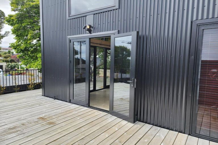 Photo of property in 16 Peace Avenue, Moturoa, New Plymouth, 4310