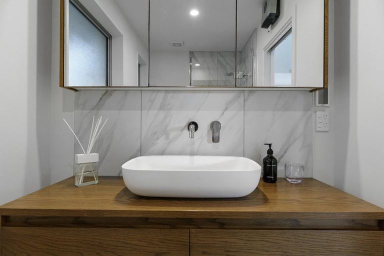 Photo of property in 1/45 Beachville Road, Redcliffs, Christchurch, 8081