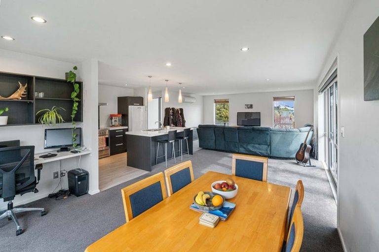 Photo of property in 28 Gosling Crescent, Halswell, Christchurch, 8025