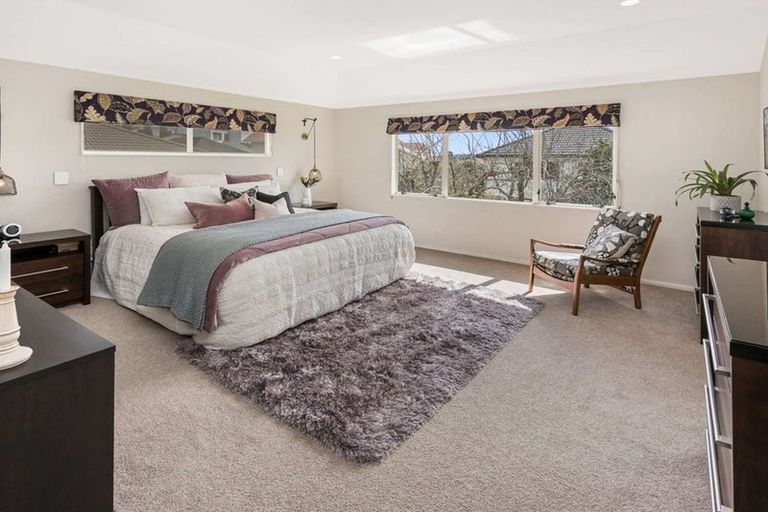 Photo of property in 5 Pintner Place, Somerville, Auckland, 2014