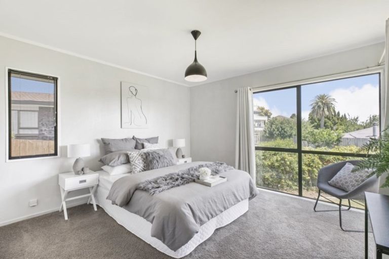 Photo of property in 25 Endeavour Avenue, Welcome Bay, Tauranga, 3112