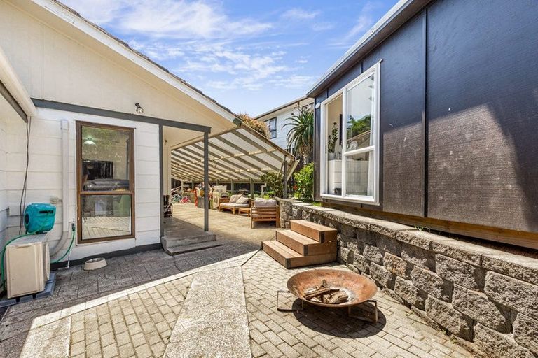 Photo of property in 46 Lavelle Road, Henderson, Auckland, 0612