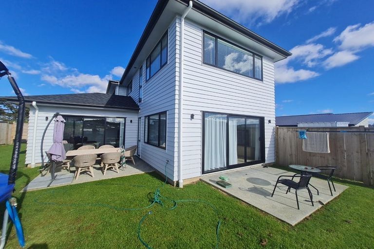 Photo of property in 168 Arran Point Parade, Orewa, 0931