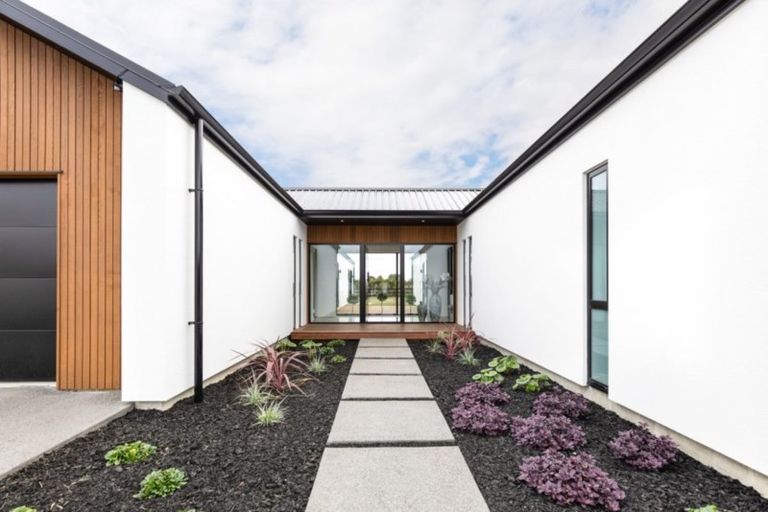 Photo of property in 35 Mike Smith Drive, Cambridge, 3434