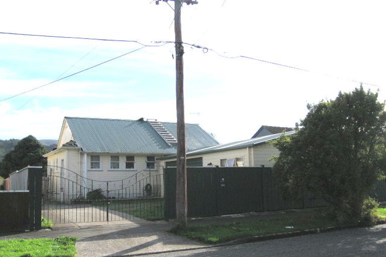 Photo of property in 11 Bryant Grove, Taita, Lower Hutt, 5011
