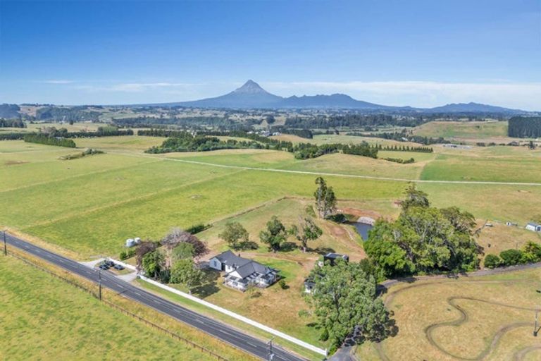 Photo of property in 208 Ngatimaru Road, Tikorangi, Waitara, 4383