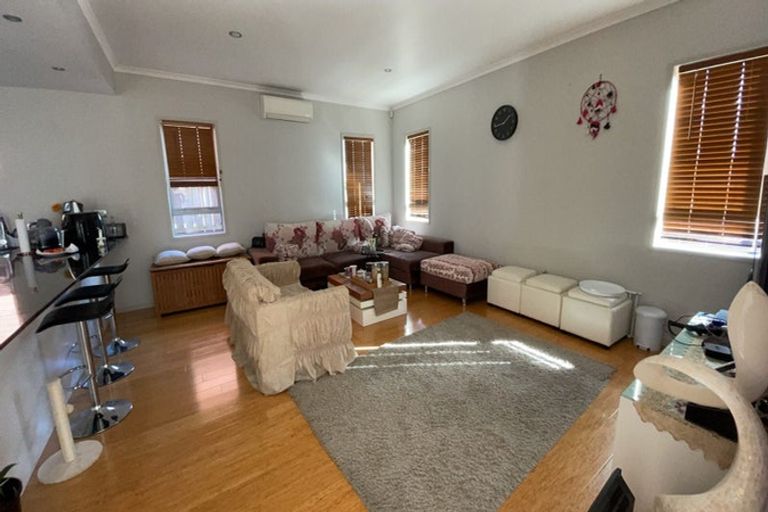Photo of property in 29 Horizon View Road, Oteha, Auckland, 0632