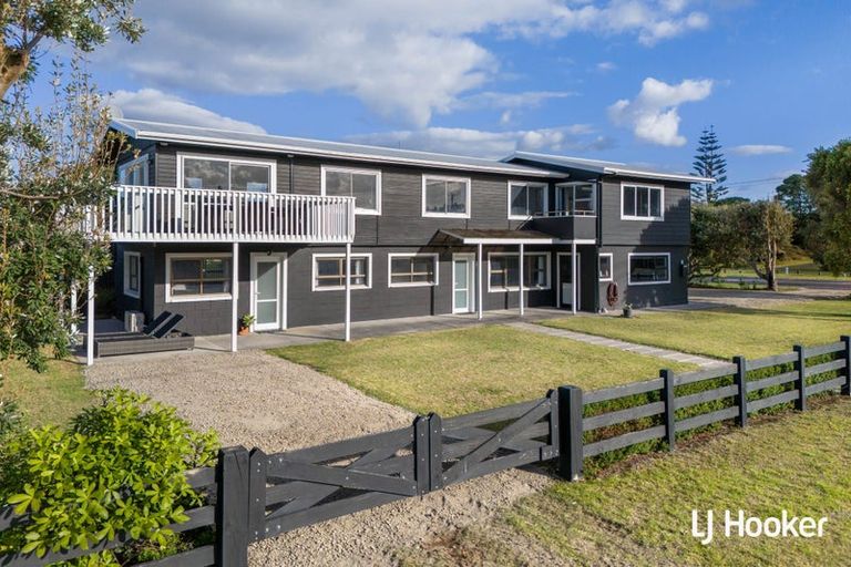 Photo of property in 287 Seaforth Road, Waihi Beach, 3611