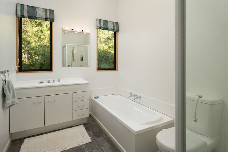 Photo of property in 461 Kenepuru Road, Moetapu Bay, Picton, 7282