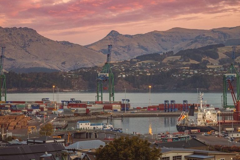 Photo of property in 1 Coleridge Terrace, Lyttelton, 8082