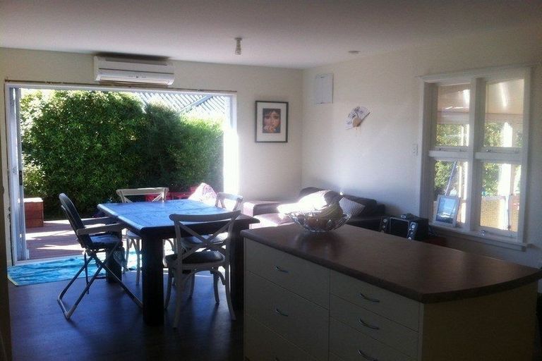 Photo of property in 2/16 Claxton Place, Saint Martins, Christchurch, 8022