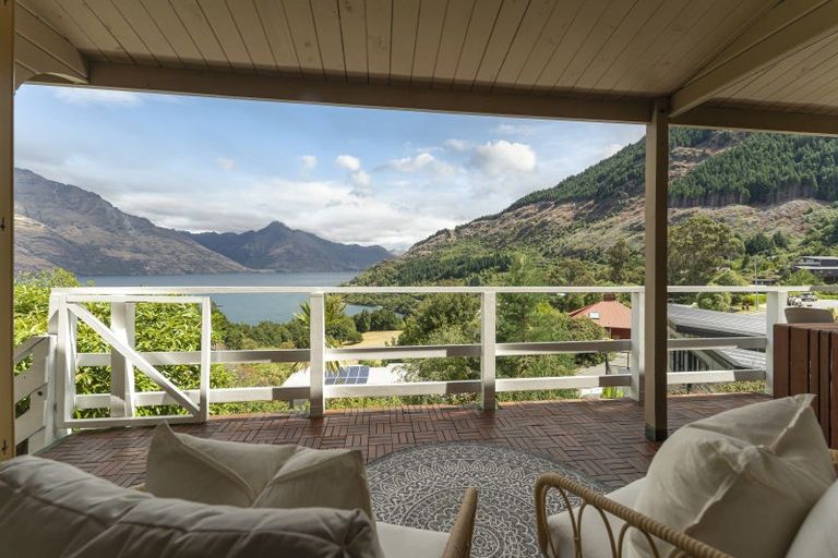 Photo of property in 22 Mckerrow Place, Sunshine Bay, Queenstown, 9300