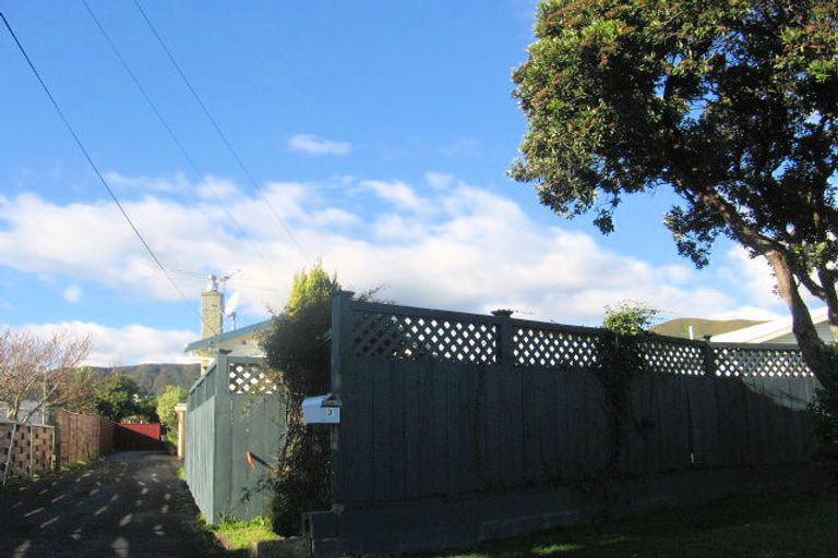 Photo of property in 3b Vincent Street, Waterloo, Lower Hutt, 5011