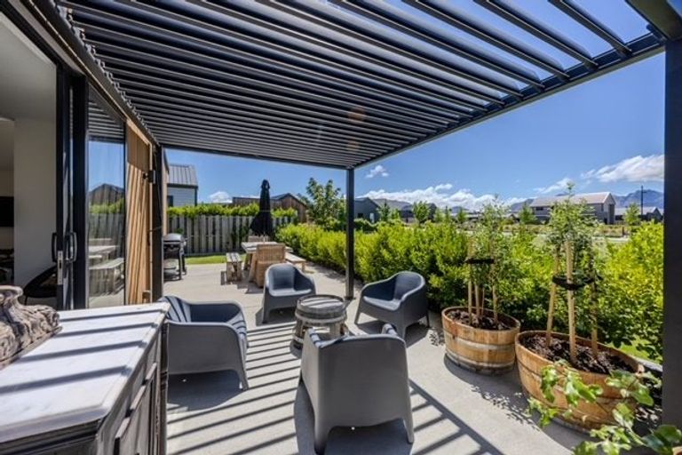 Photo of property in 42 Obelisk Street, Wanaka, 9305