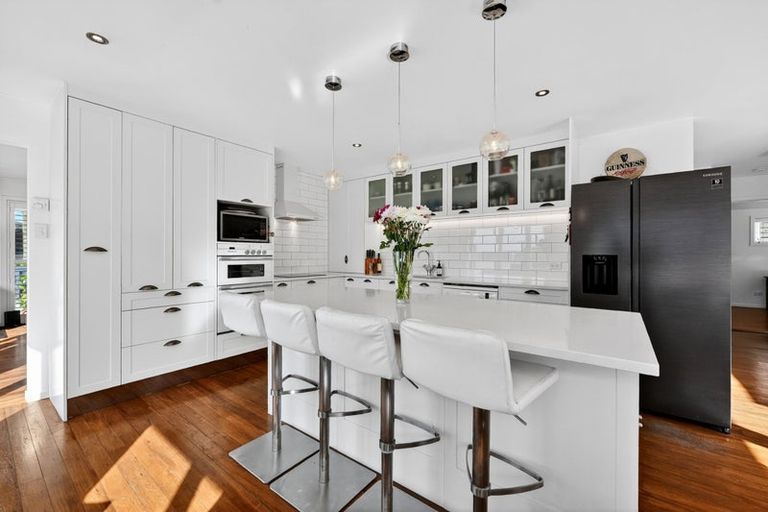 Photo of property in 2/41 Hastings Road, Mairangi Bay, Auckland, 0630