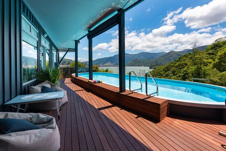 Photo of property in 251 Queen Charlotte Drive, Havelock, Picton, 7281