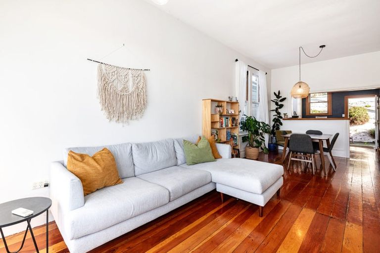 Photo of property in 7 Burwah Street, Berhampore, Wellington, 6023