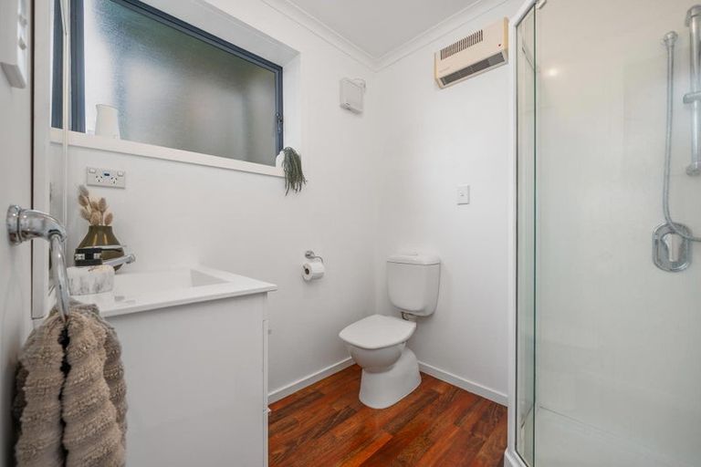 Photo of property in 2/14 Doris Gordon Crescent, Crofton Downs, Wellington, 6035