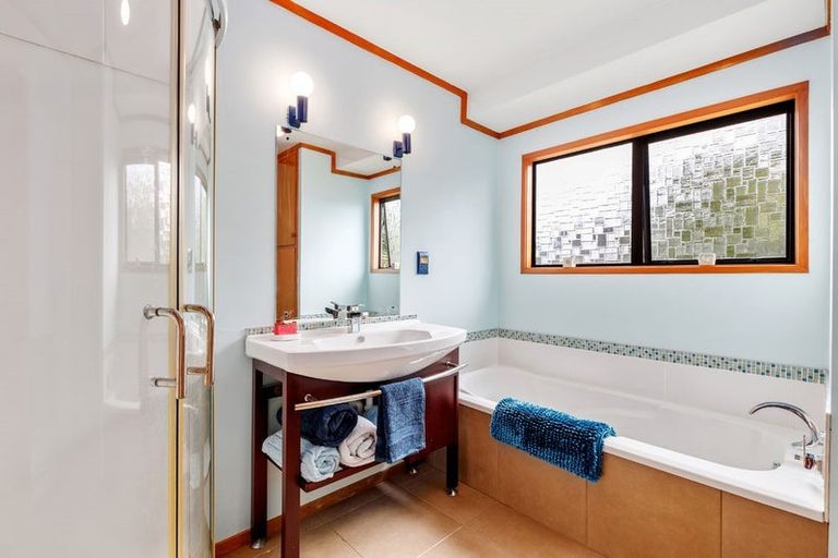 Photo of property in 24 Danbury Drive, Torbay, Auckland, 0630