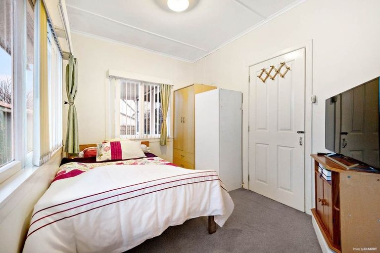 Photo of property in 42 Ranfurly Road, Papatoetoe, Auckland, 2104