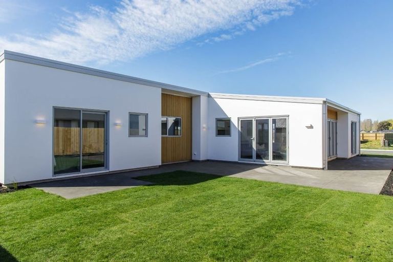 Photo of property in 17 Timara Crescent, Marshland, Christchurch, 8083