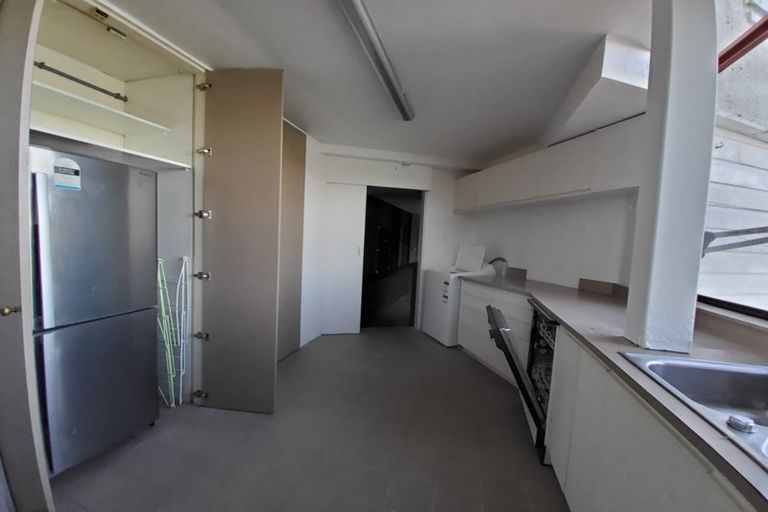 Photo of property in 9 Rangitane Street, Maupuia, Wellington, 6022