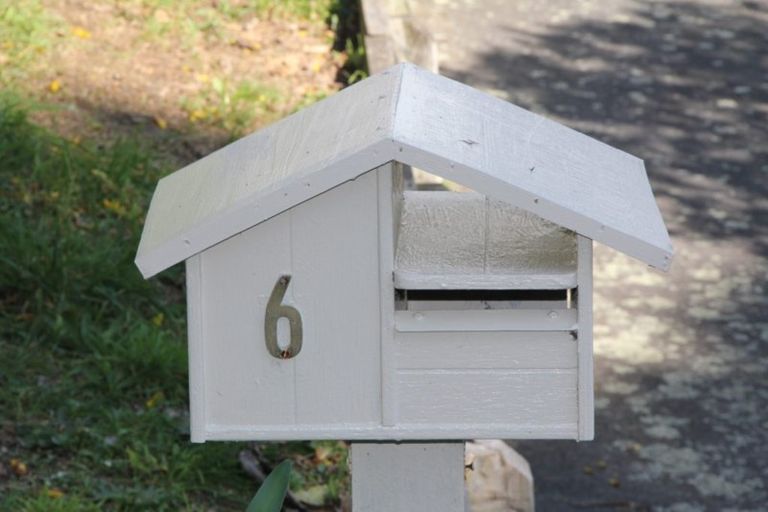 Photo of property in 6 Wingfield Place, Churton Park, Wellington, 6037