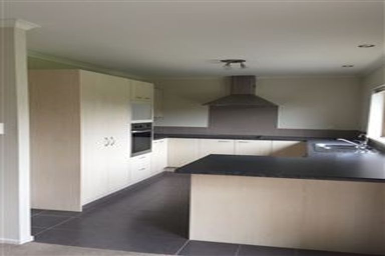 Photo of property in 12 Trevors Place, Pukekohe, 2120