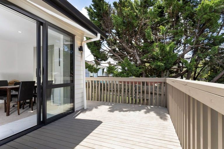 Photo of property in 10 Don Buck Road, Massey, Auckland, 0614