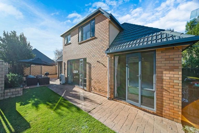 Photo of property in 32a Berkshire Drive, Avonhead, Christchurch, 8042