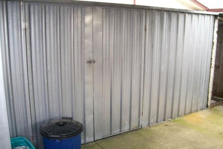 Photo of property in 14 Grove Road, Papakura, 2110