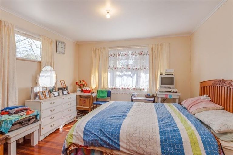 Photo of property in 11 Rewa Street, New Lynn, Auckland, 0600