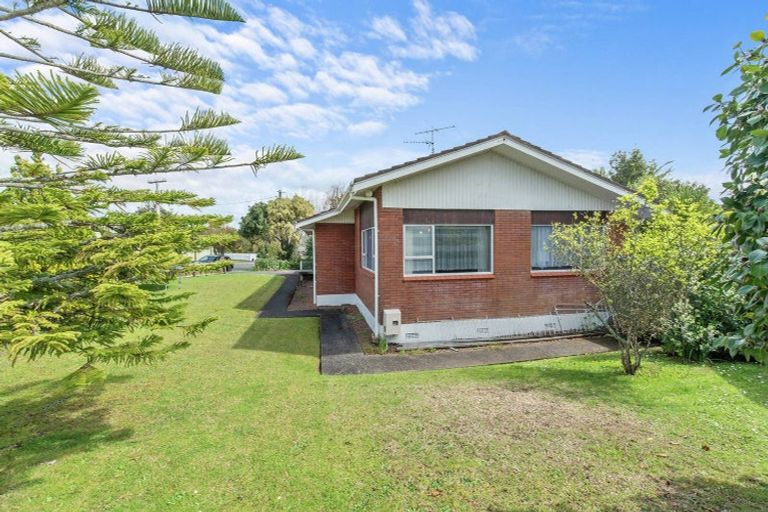 Photo of property in 15 Law Street, Torbay, Auckland, 0630