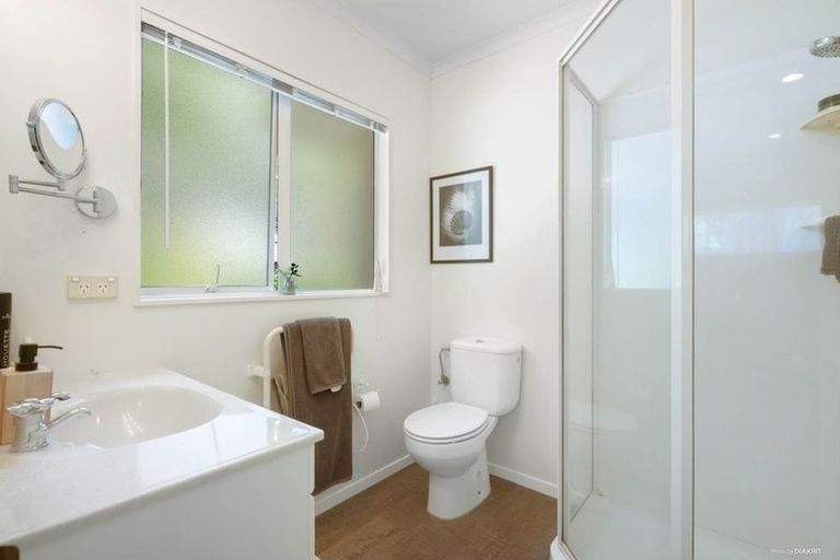 Photo of property in 1/8 Mcquoid Place, Glenfield, Auckland, 0629