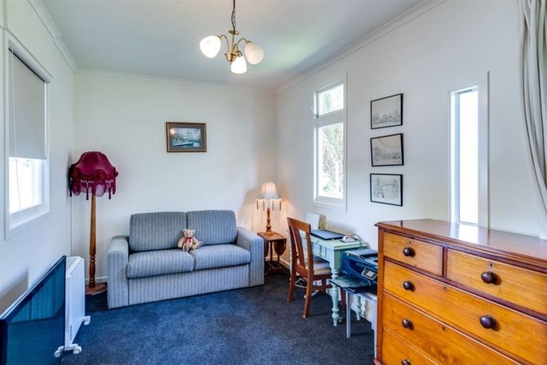 Photo of property in 5 Milton Terrace, Hospital Hill, Napier, 4110