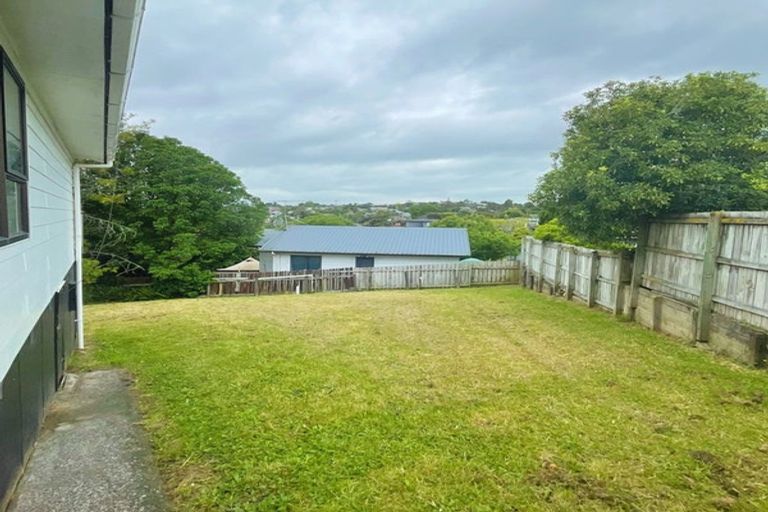 Photo of property in 25 Virgo Place, Glen Eden, Auckland, 0602