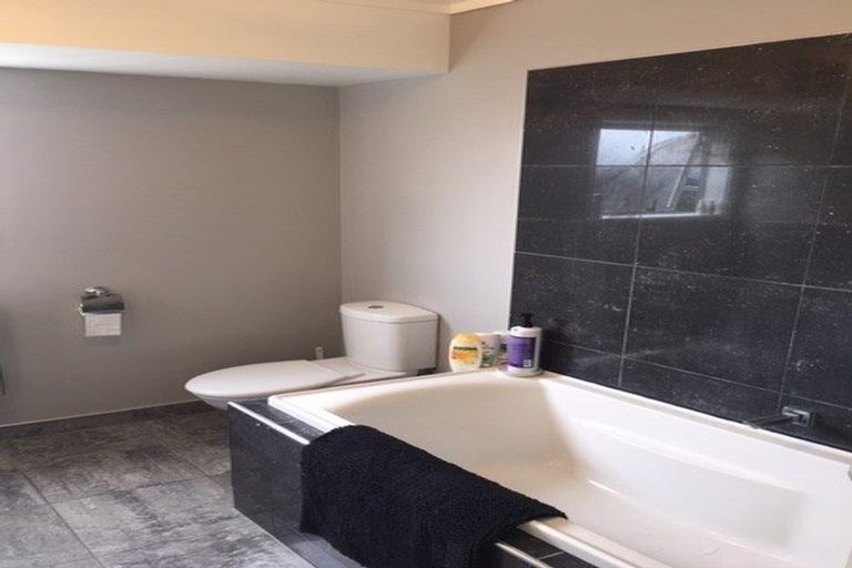 Photo of property in 10 Lorenzen Bay Road, Raglan, 3225