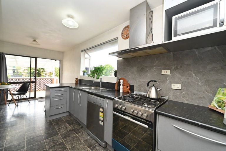 Photo of property in 37 Constable Crescent, Onekawa, Napier, 4110