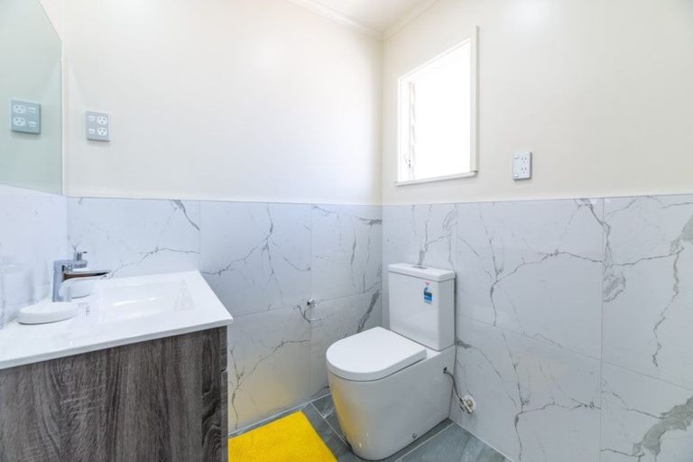 Photo of property in 30 Koromiko Street, New Lynn, Auckland, 0600