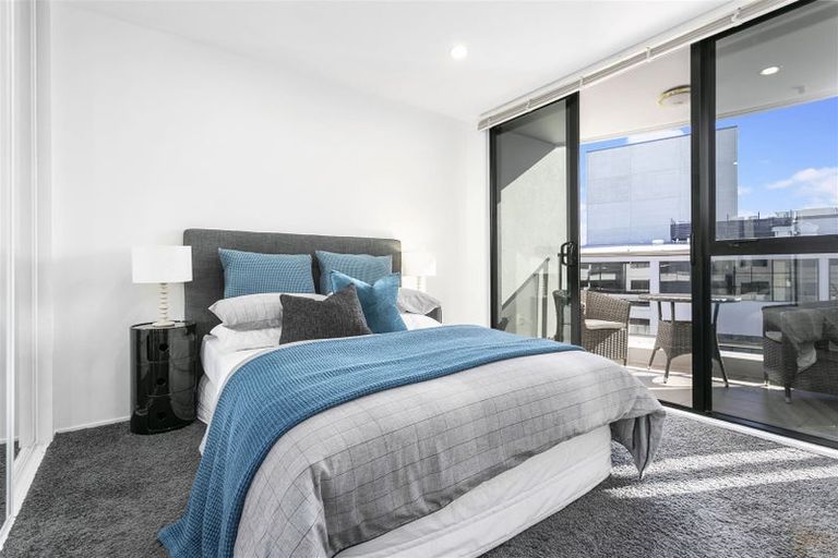 Photo of property in 4a/175 Hurstmere Road, Takapuna, Auckland, 0622