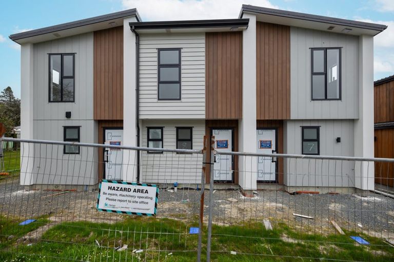 Photo of property in 31 Wainuiomata Road, Wainuiomata, Lower Hutt, 5014