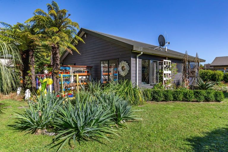 Photo of property in 182 Muhunoa West Road, Ohau, Levin, 5570