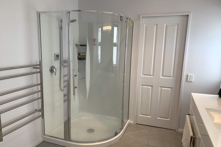 Photo of property in 6 Kaimai Place, Aotea, Porirua, 5024