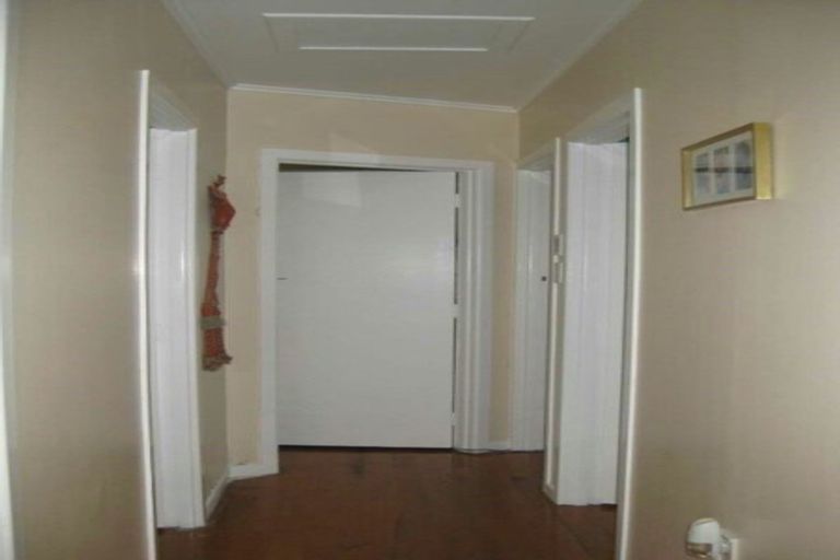 Photo of property in 6 Nicholson Place, Hillcrest, Auckland, 0627