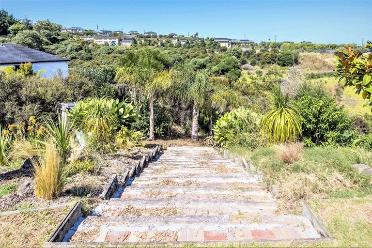 Photo of property in 35 Bayview Park Lane, Orewa, 0931