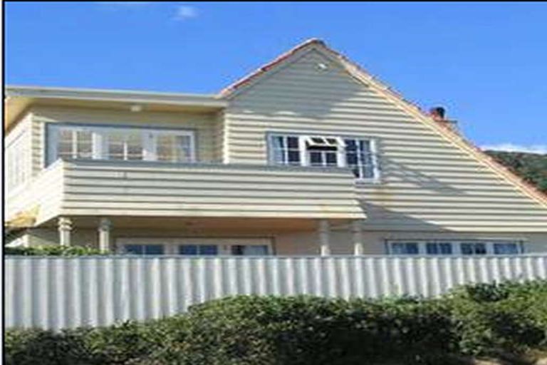 Photo of property in 14 Maire Street, Eastbourne, Lower Hutt, 5013
